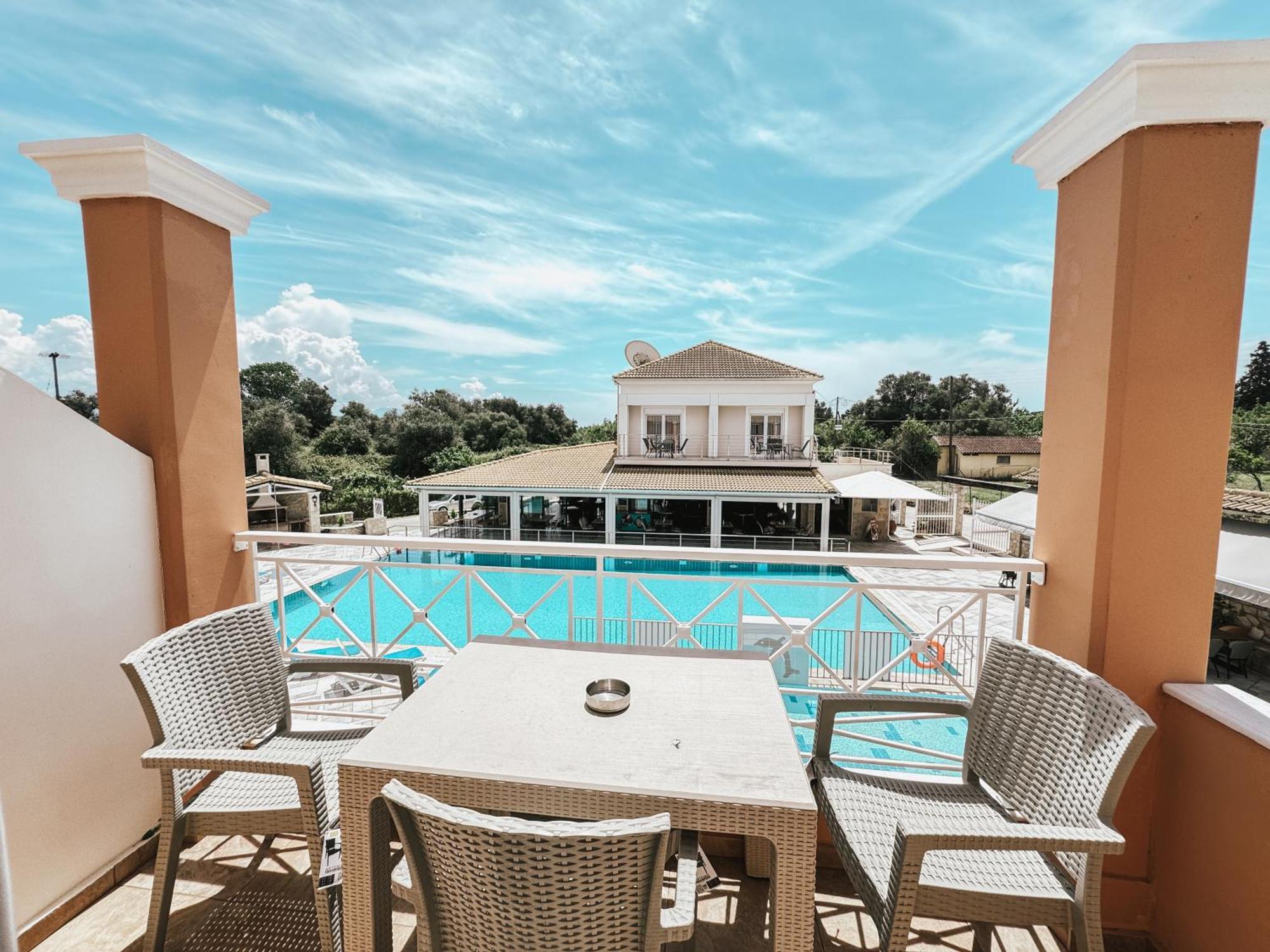 Kavos Plaza Hotel 外观 照片